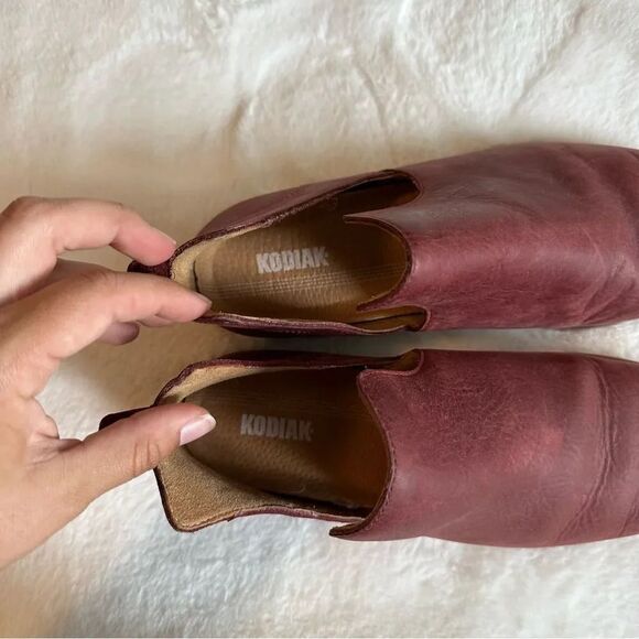 Kodiak Women's Maroon Cutout Booties Size 9 - Picture 3 of 9